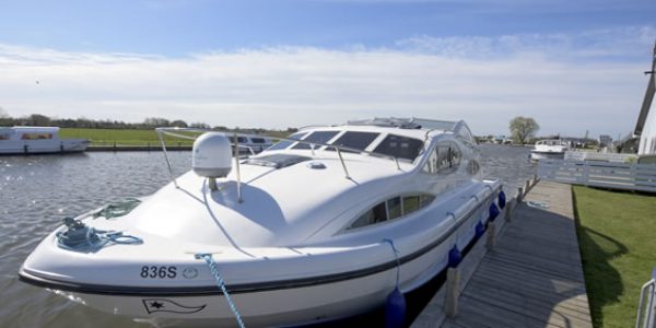 Mooring at Potter Heigham